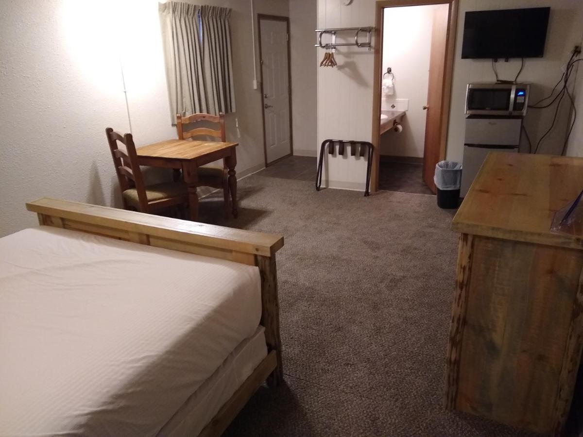 Townhouse Motel Lusk Extérieur photo